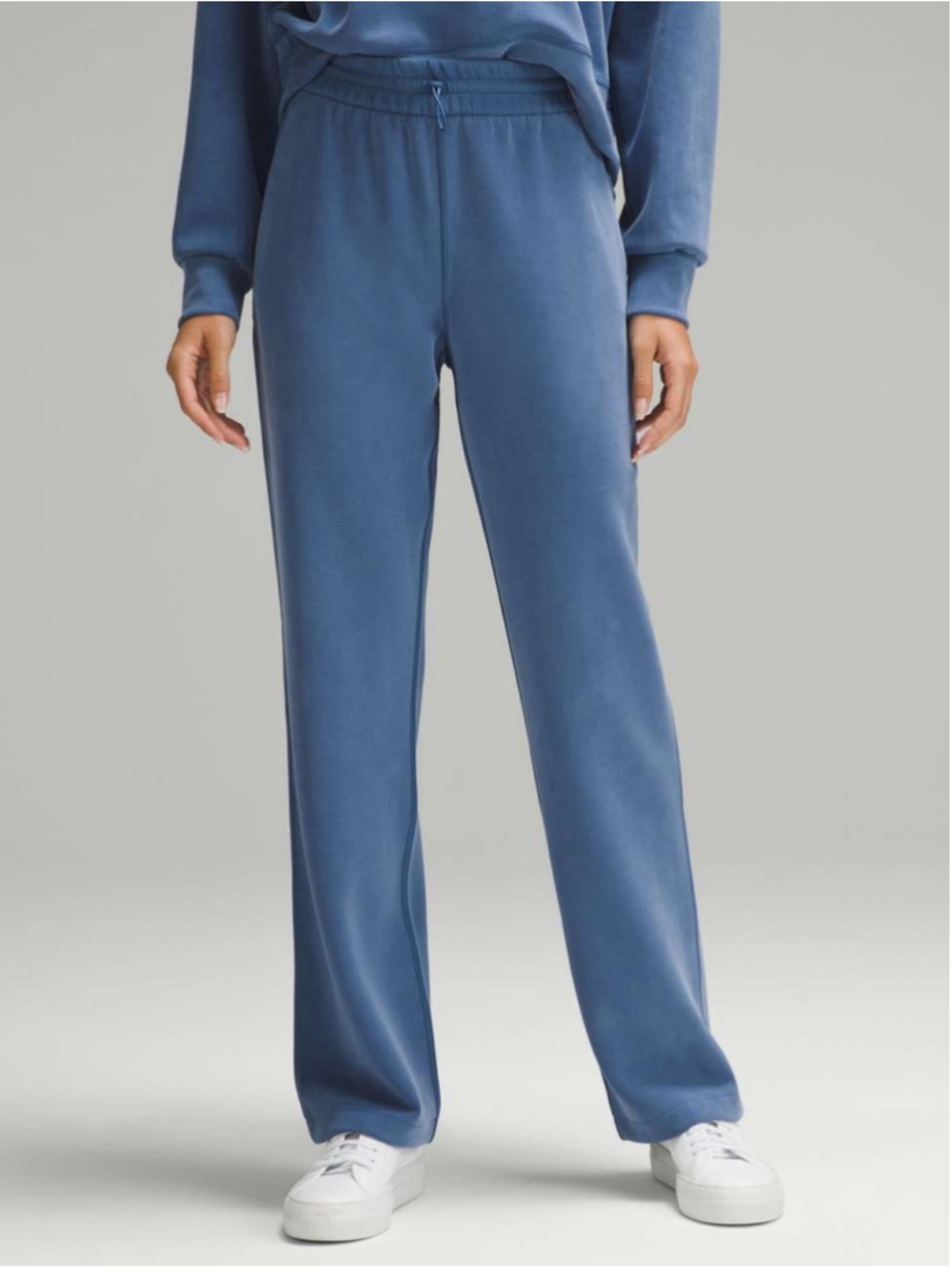 Lululemon Softstreme High-Rise Pant *Regular
Pitch Blue Size 6